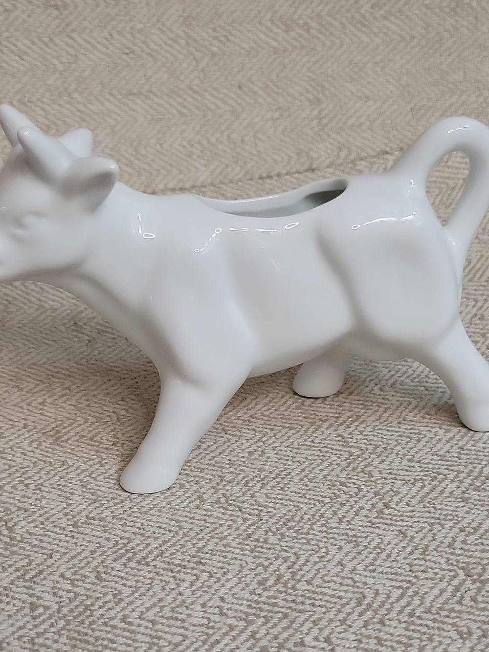 White Porcelain Cow Creamer Pitcher Vintage Farmhouse Milk Dispenser Ceramic